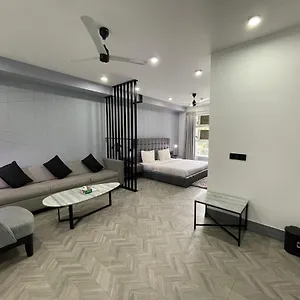 Apartment Bedchambers Luxurious Serviced In Gurgaon